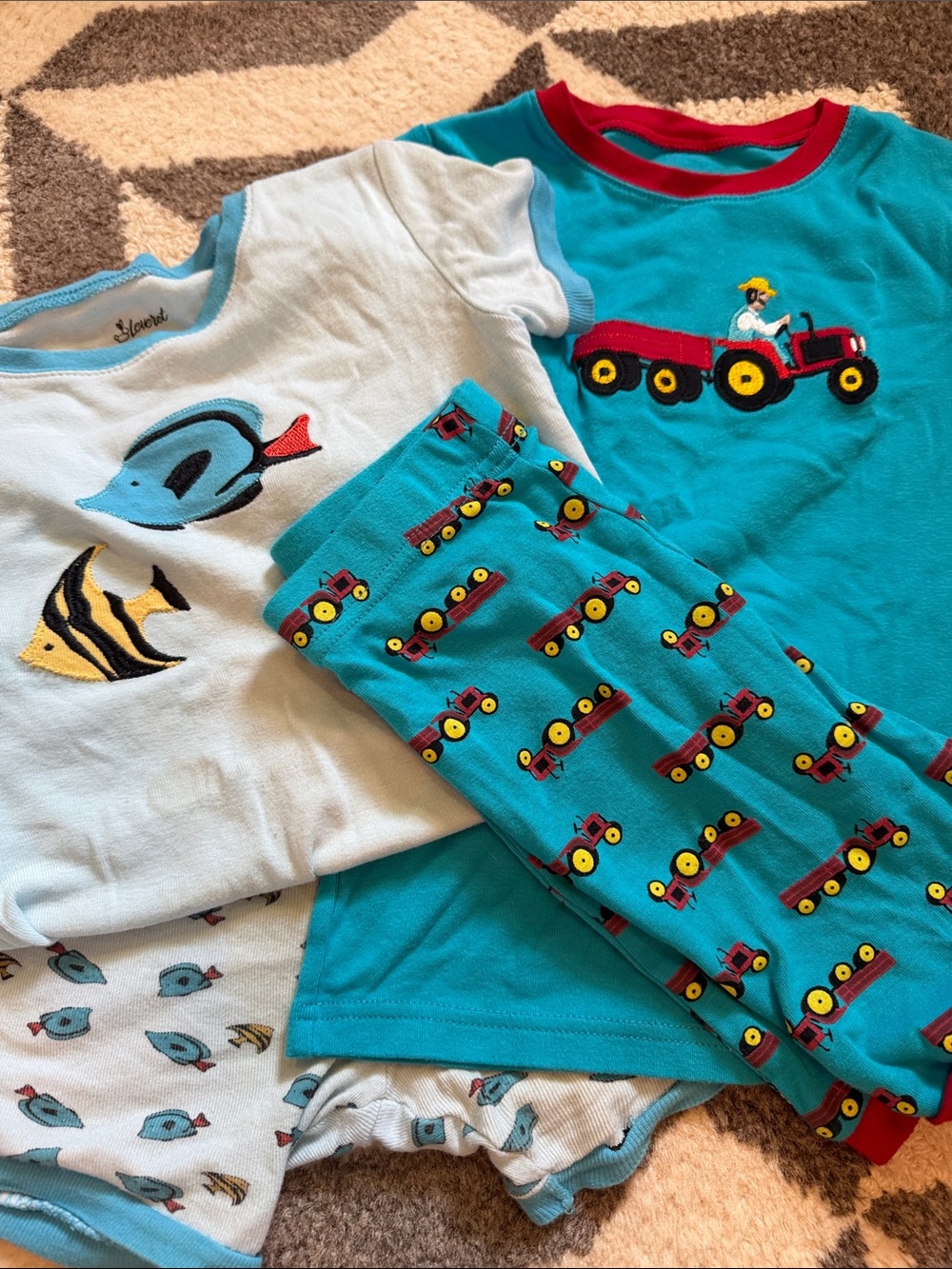 Leveret Size 8 Pajamas 🚜 🐟